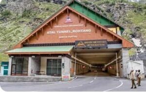 हिमाचल प्रदेश में बर्फबारी का दौर: सैलानियों के लिए व्हाइट क्रिसमस का सपना 4 हिमाचल प्रदेश