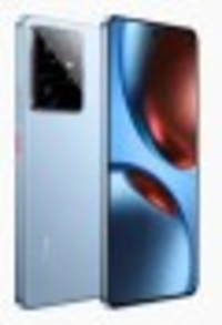 Realme ने भारत में पेश किया 10,000mAh बैटरी वाला स्मार्टफोन, क्या यह गेम चेंजर है? 2 |__ Realme GT7 T